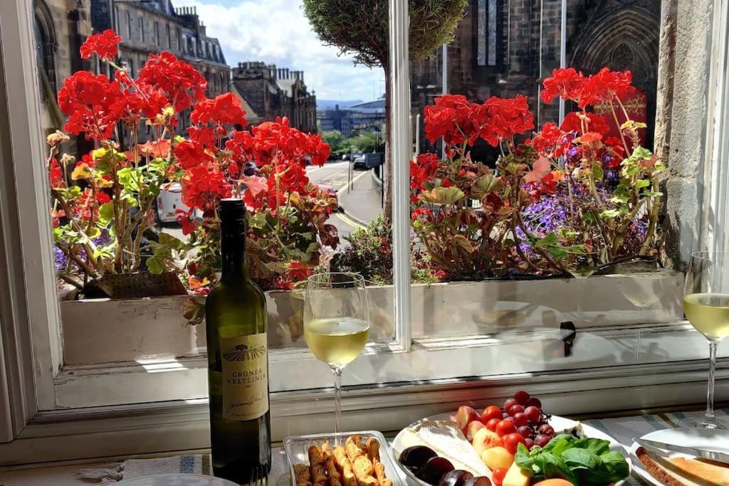 Royal Mile Apt, Just 1 Min From Edinburgh Castle! Esterno foto