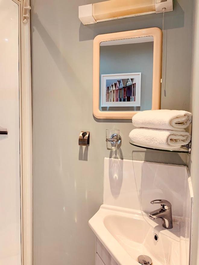 Royal Mile Apt, Just 1 Min From Edinburgh Castle! Esterno foto